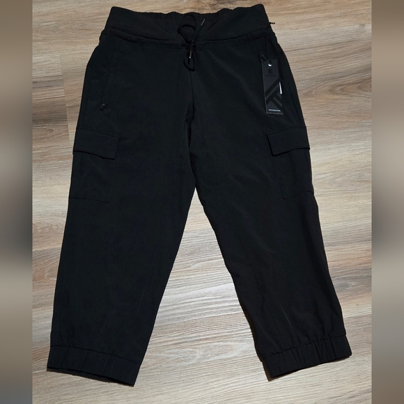 NWT Kyodan Black Cargo Nylon Active Athleisure Lightweight Casual Pants S - Picture 1 of 12